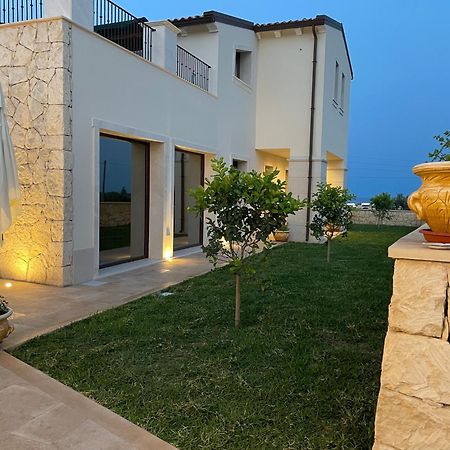 Villa Carmiano Luxury Bedrooms In Avola In The Province Of Syracuse With Spa And Swimming Pool And Wonderful Seaview Exteriör bild