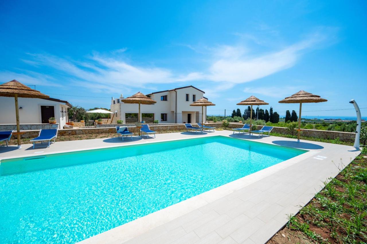Villa Carmiano Luxury Bedrooms In Avola In The Province Of Syracuse With Spa And Swimming Pool And Wonderful Seaview Exteriör bild