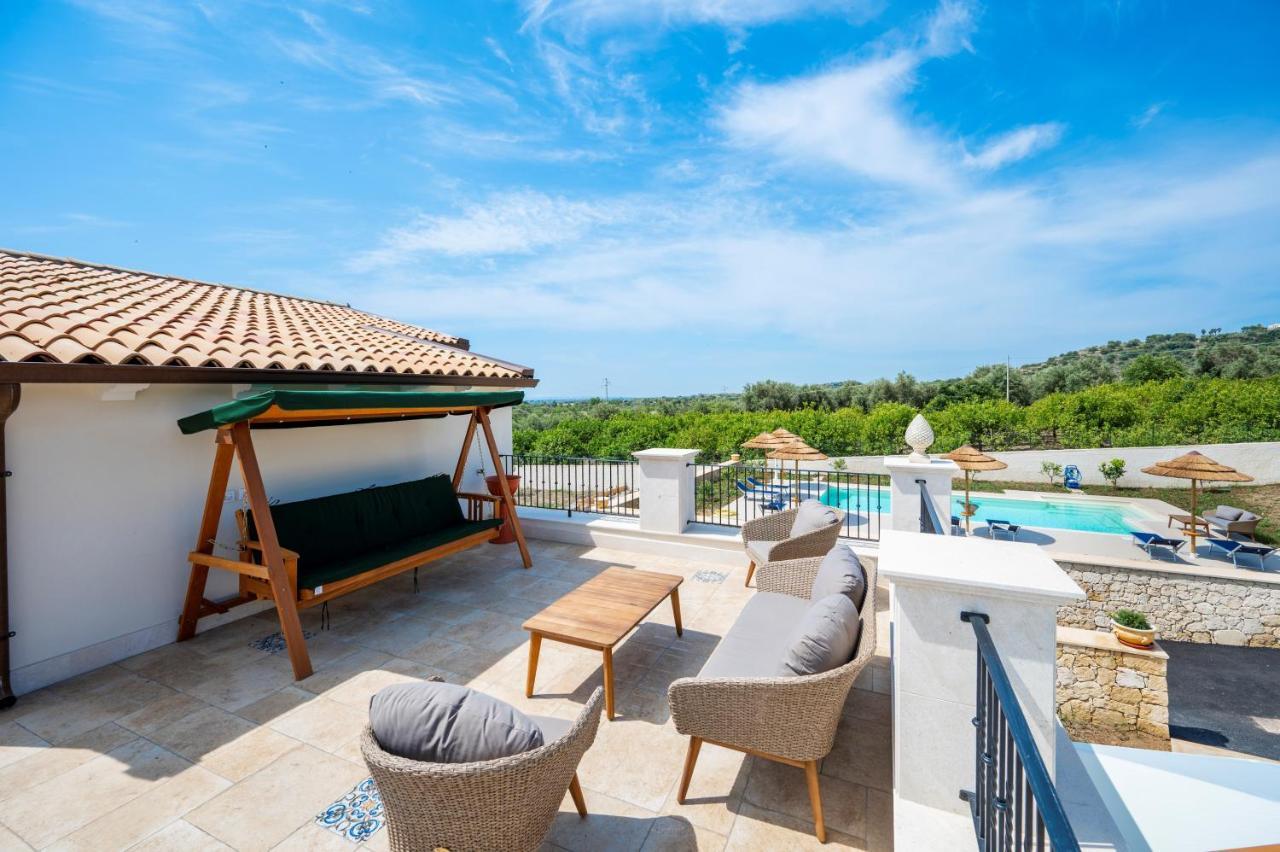 Villa Carmiano Luxury Bedrooms In Avola In The Province Of Syracuse With Spa And Swimming Pool And Wonderful Seaview Exteriör bild